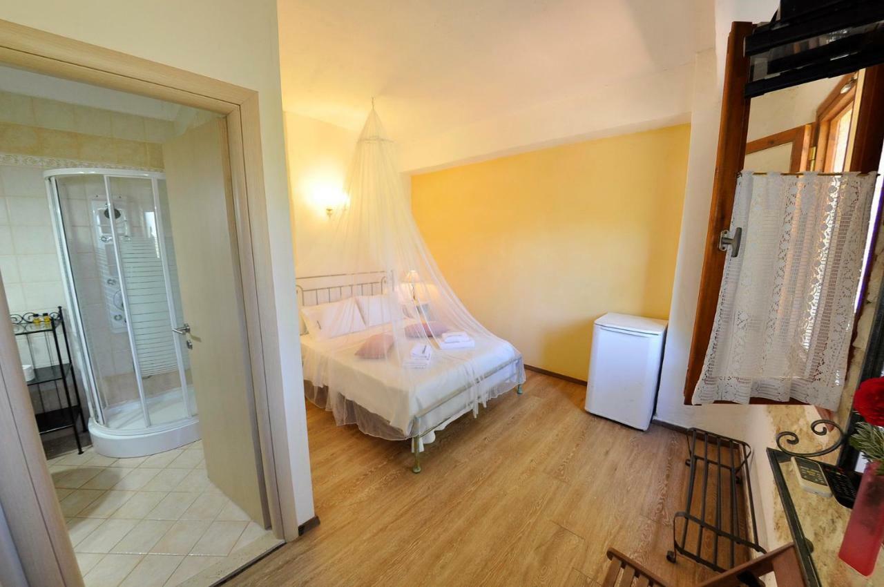 Adamantia Hotel Gáiosz Kültér fotó