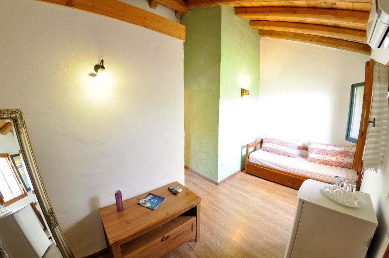 Adamantia Hotel Gáiosz Kültér fotó