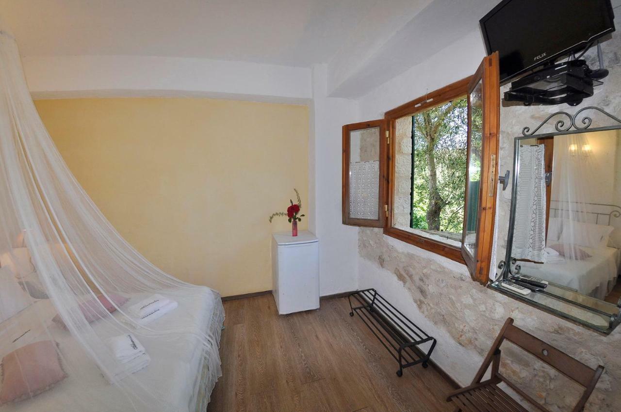 Adamantia Hotel Gáiosz Kültér fotó